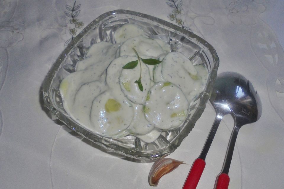 Gurkensalat mit Joghurt