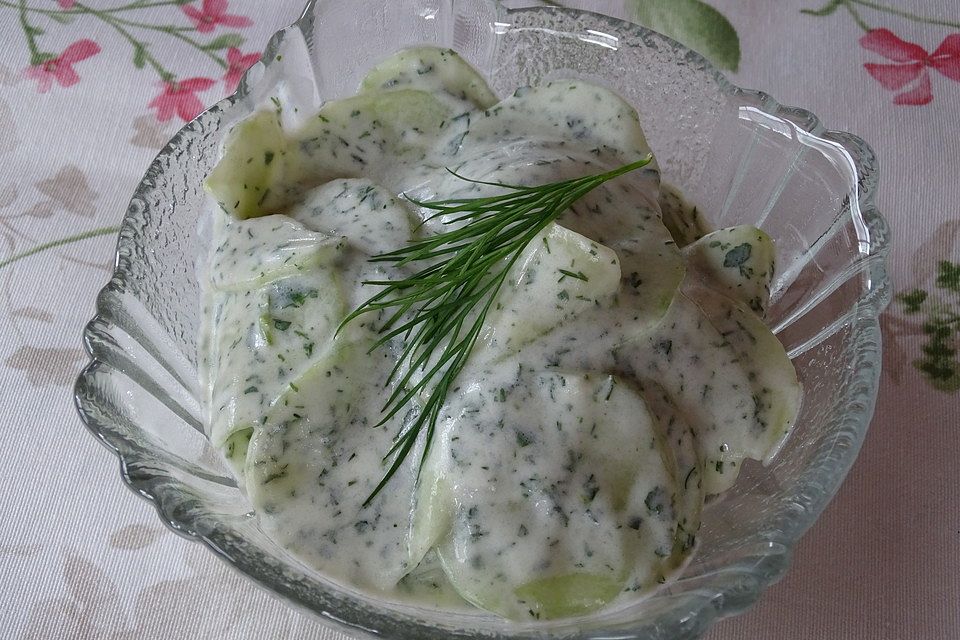 Gurkensalat mit Joghurt