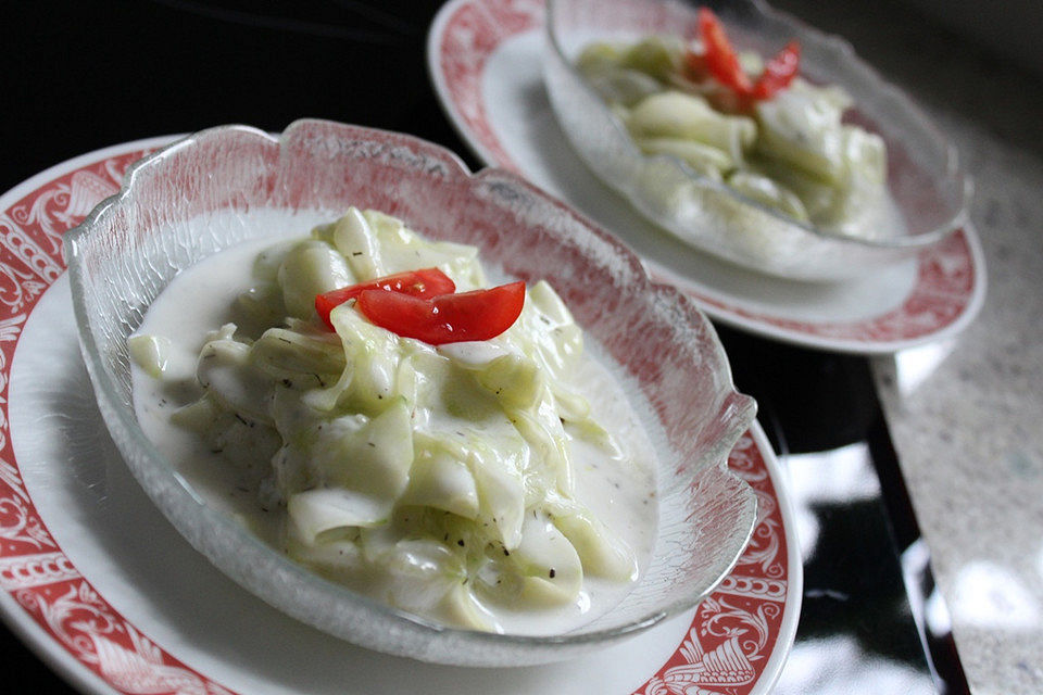 Gurkensalat mit Joghurt