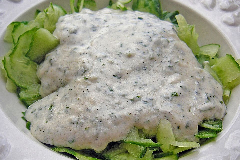 Gurkensalat mit Joghurt