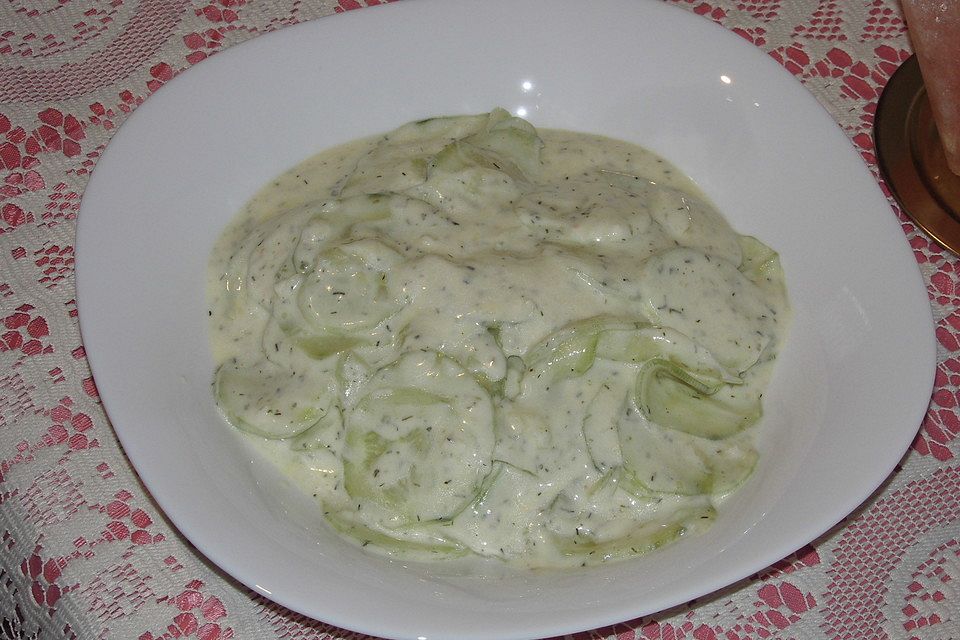 Gurkensalat mit Joghurt