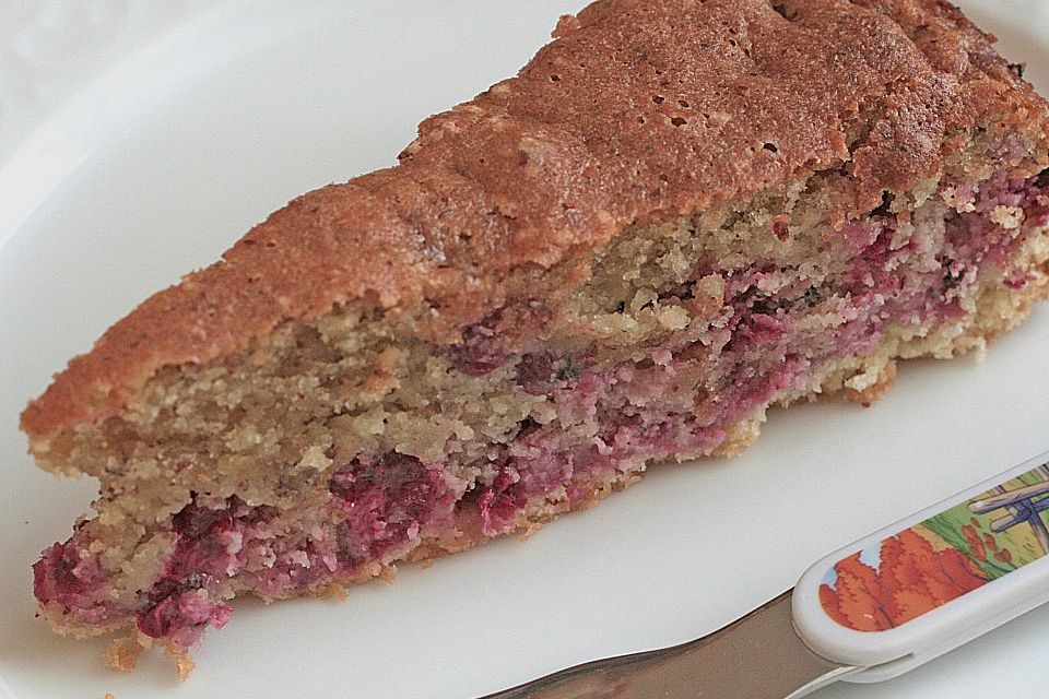 Johannisbeerkuchen mit Mandeldecke