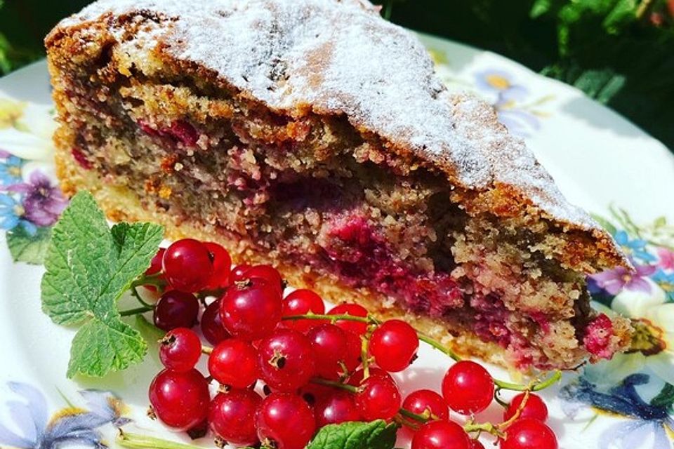 Johannisbeerkuchen mit Mandeldecke