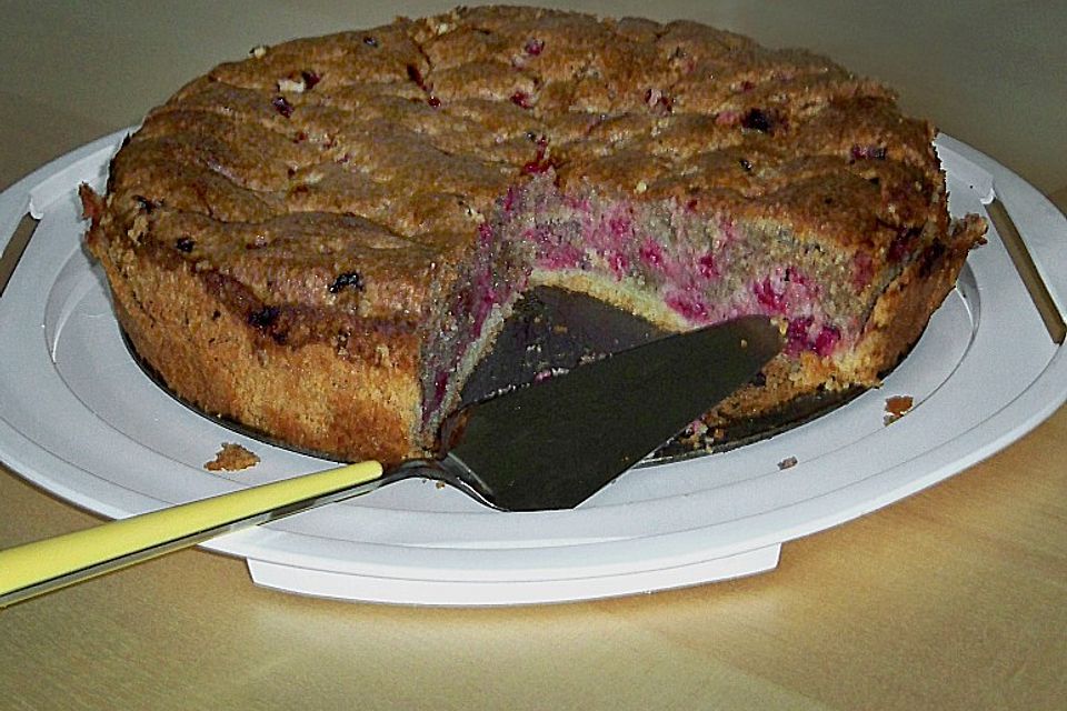 Johannisbeerkuchen mit Mandeldecke