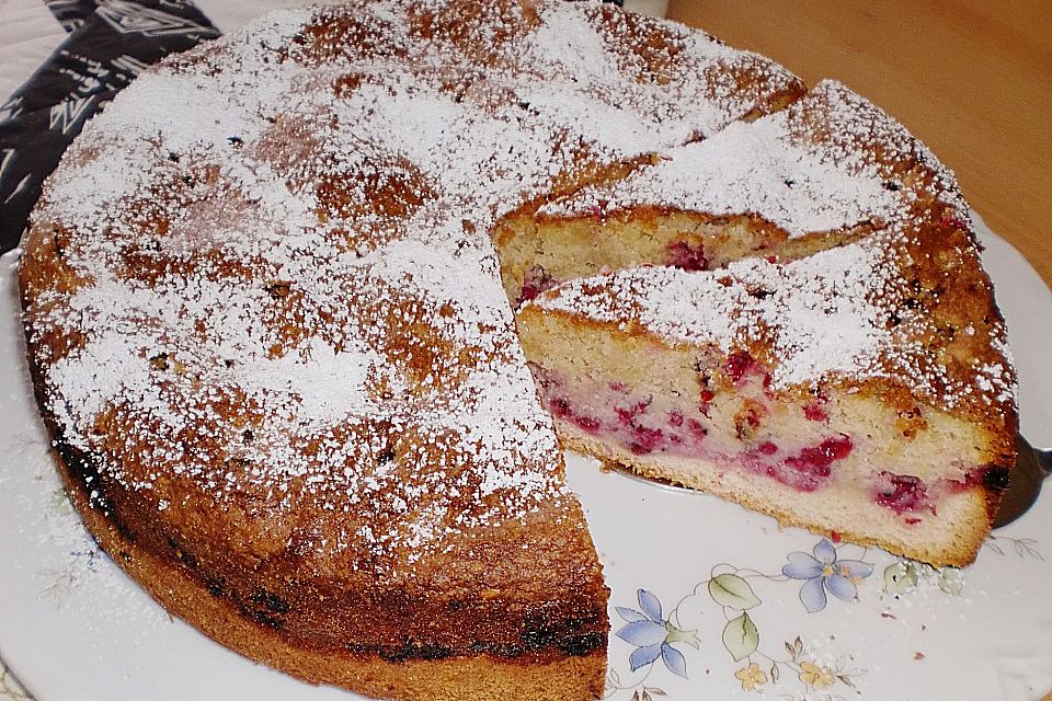 Johannisbeerkuchen mit Mandeldecke