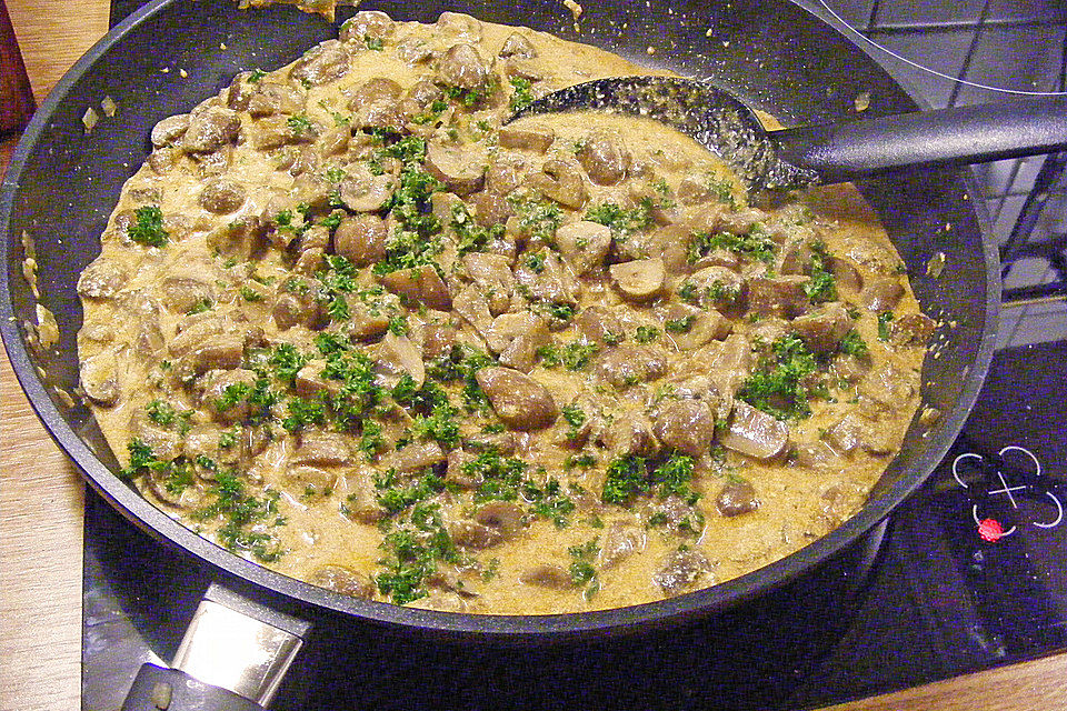 Champignons mit Knoblauchsoße