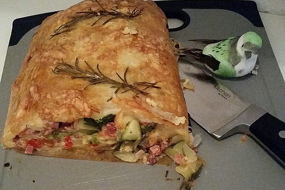 Herzhafter Zucchinistrudel