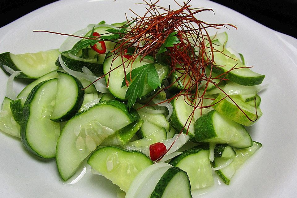 Asiatischer  Gurkensalat