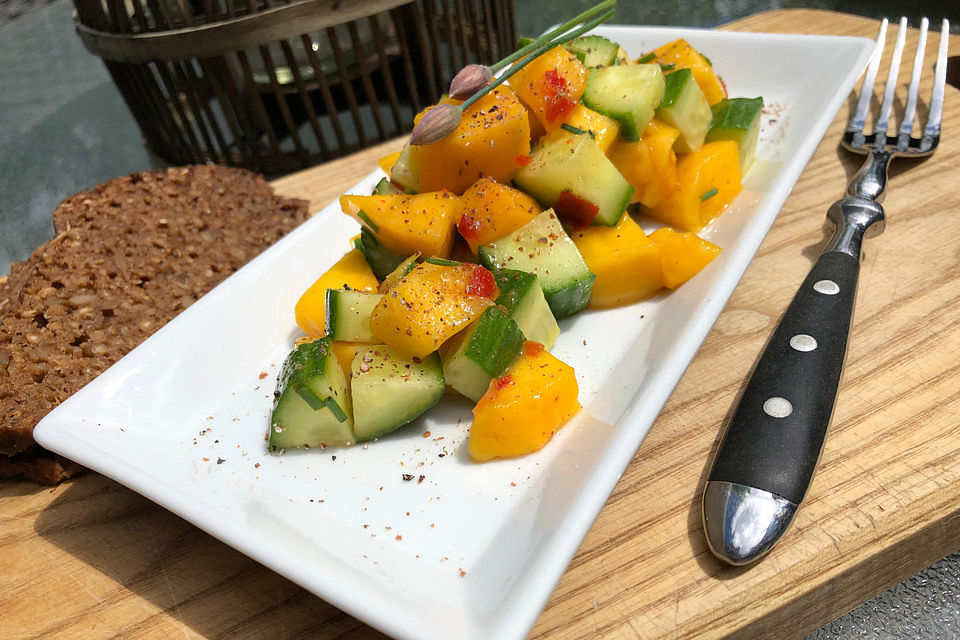 Gurken - Mango - Salat