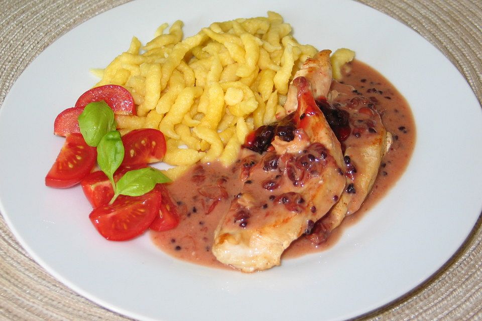 Putenbrustfilet mit Preiselbeersauce