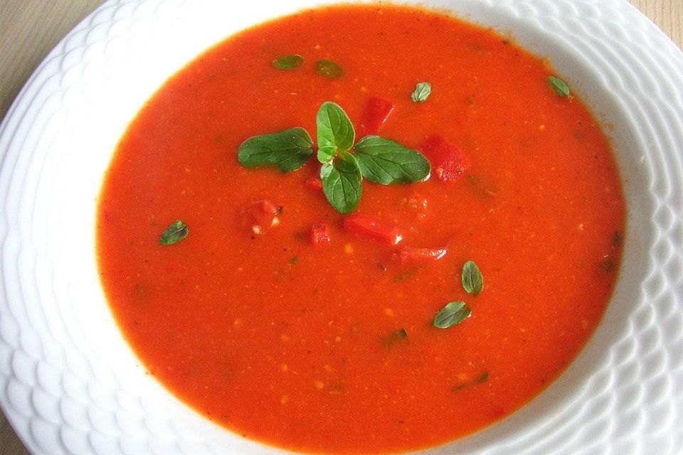 Einfache Paprika-Tomatensuppe