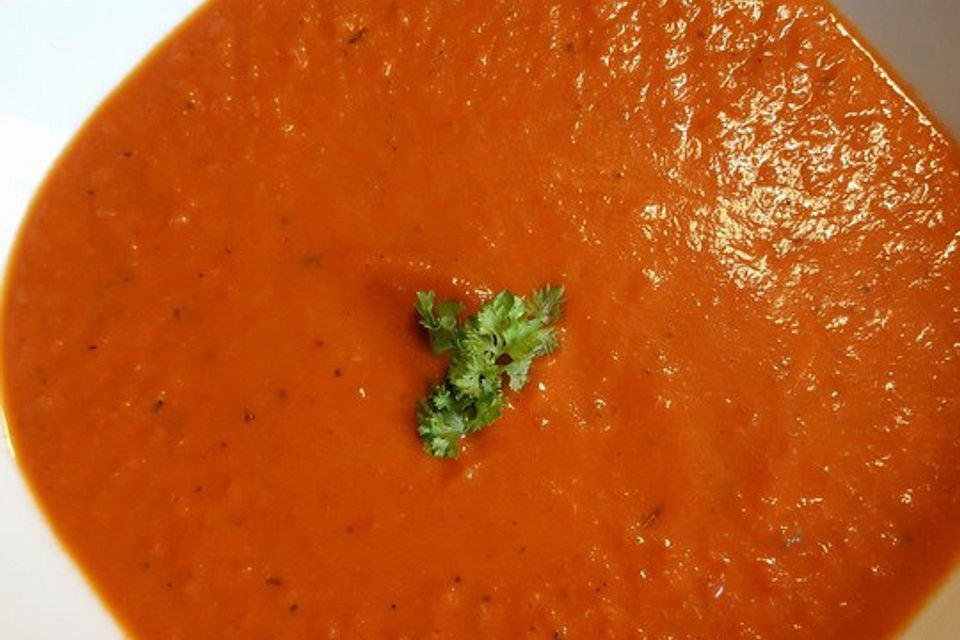 Einfache Paprika-Tomatensuppe