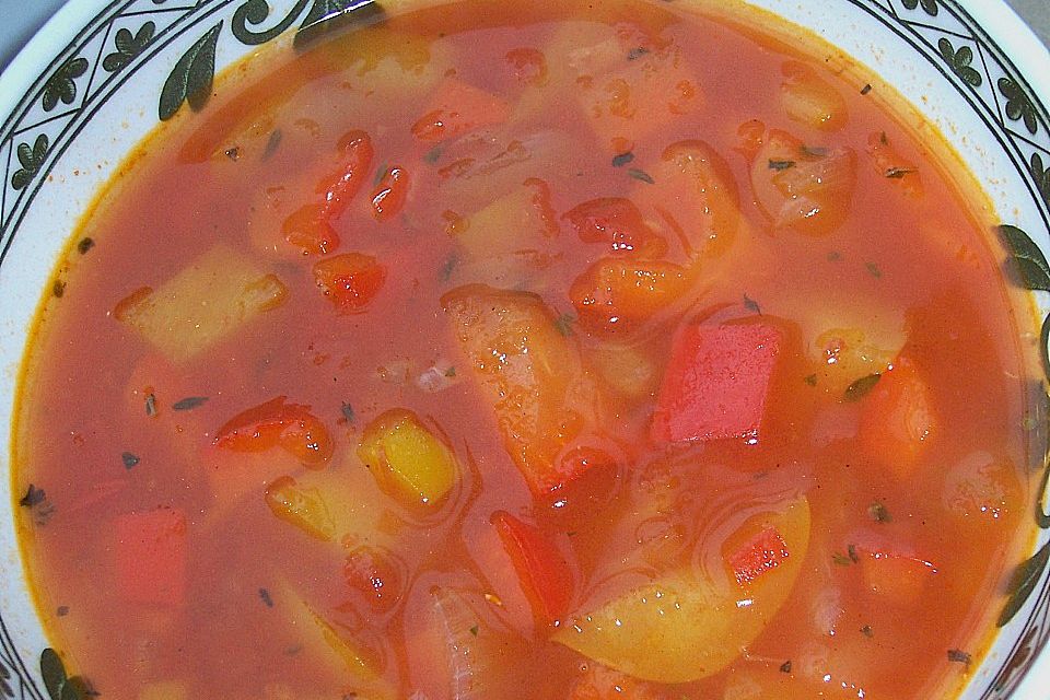 Einfache Paprika-Tomatensuppe