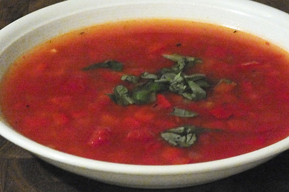 Einfache Paprika-Tomatensuppe