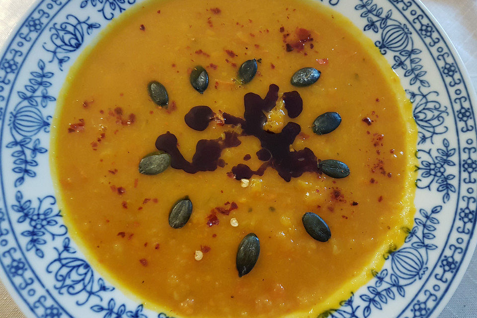 Kürbissuppe mit Kürbiskernöl