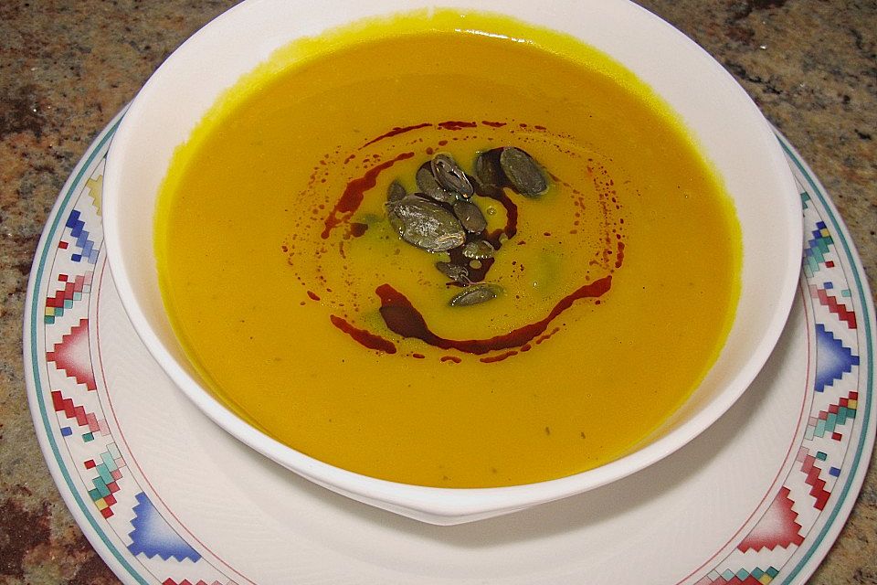 Kürbissuppe mit Kürbiskernöl