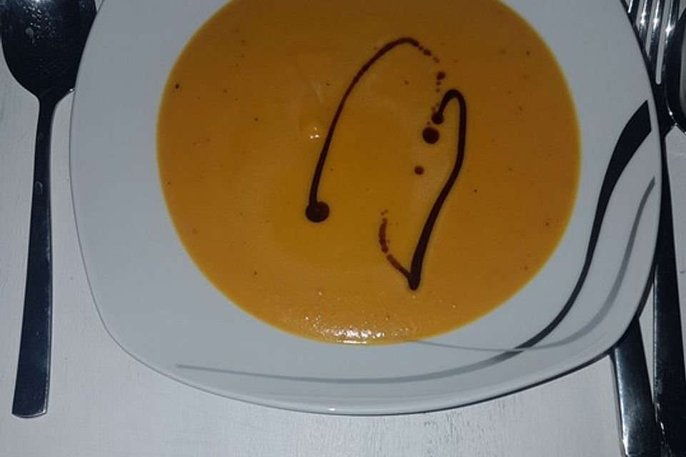 Kürbissuppe mit Kürbiskernöl