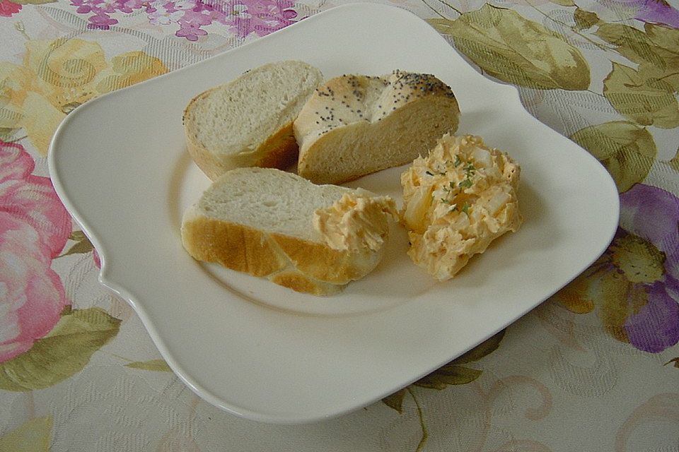 Frischkäseaufstrich mit Knoblauch