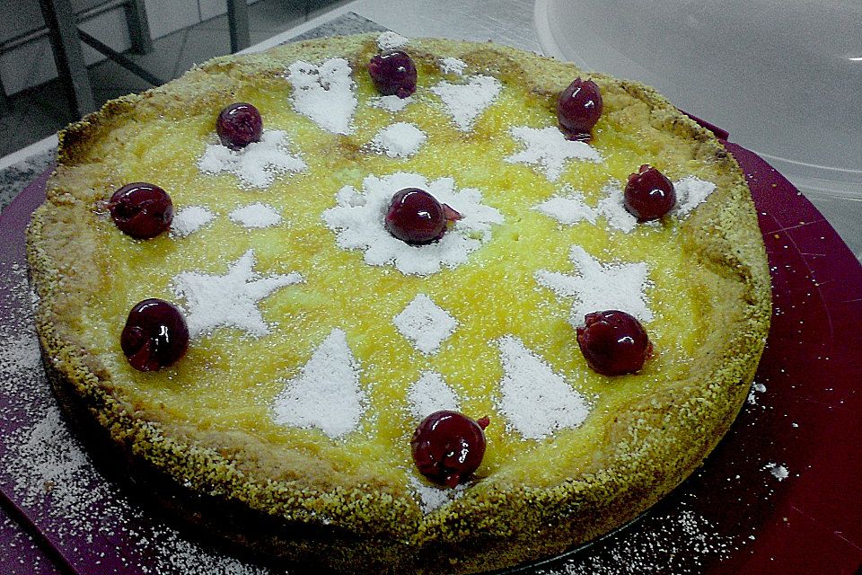 Weißer Schokokuchen mit Erdbeeren