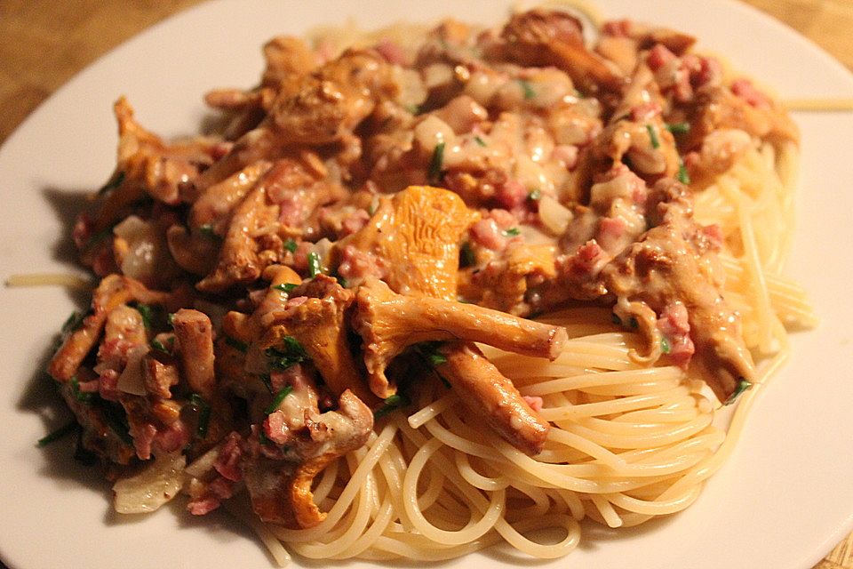 Spaghetti mit Eierschwammerln