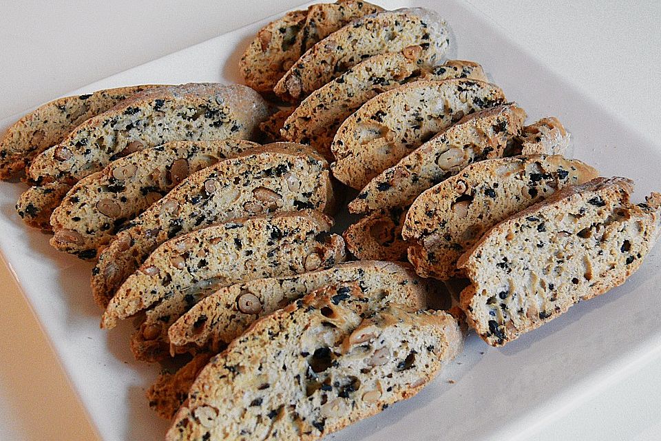 Parmesan - Oliven - Biscotti