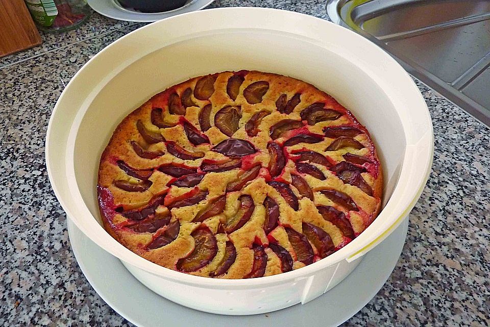 Pflaumen-Eierlikörsahne-Torte