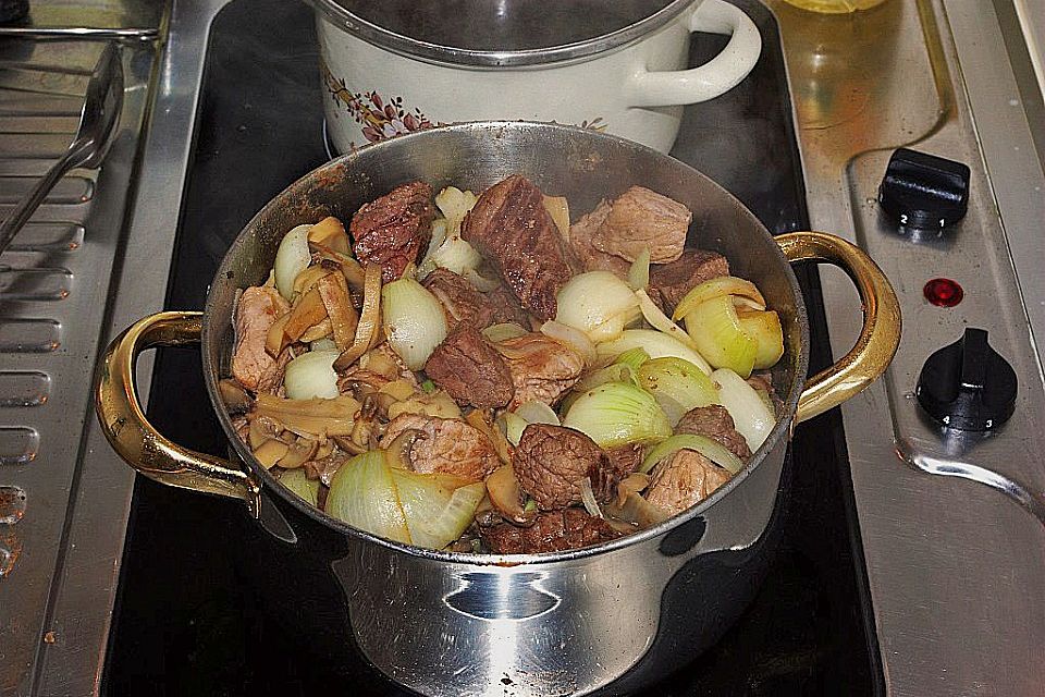 Gulasch nach Omas Rezept