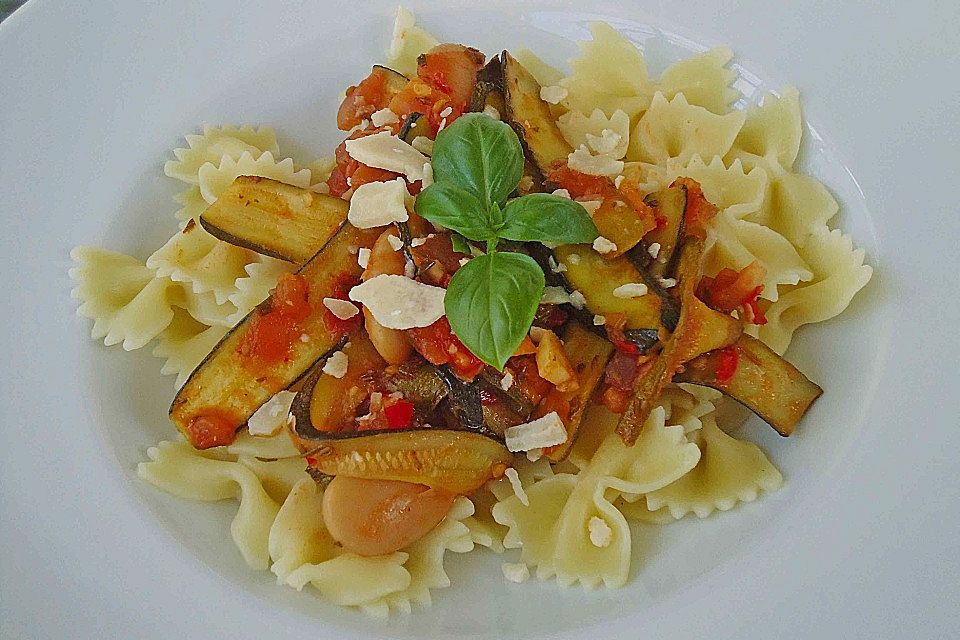 Penne mit gerösteter Zucchini