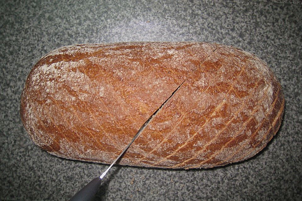 Kräuterbrot mit Schinken