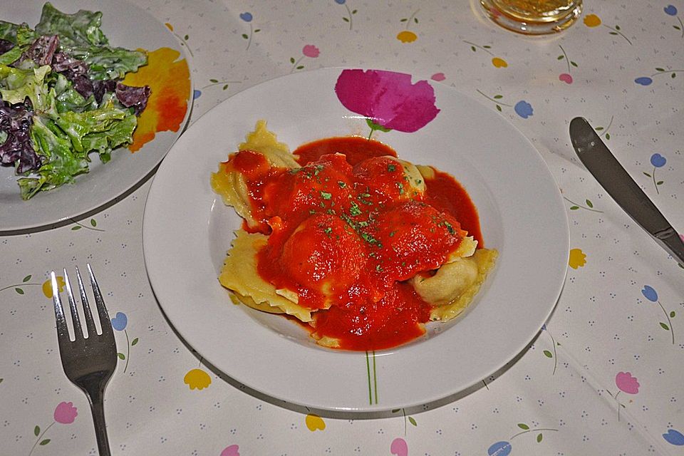 Vannys Tomaten - Ravioli - Auflauf