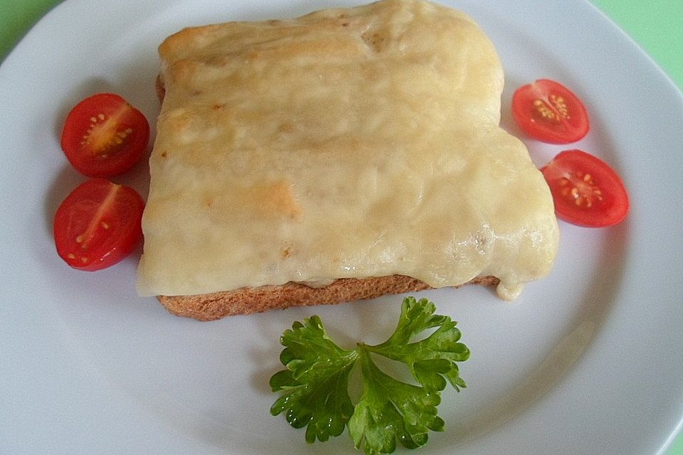 Schnitzeltoast mit Spargel