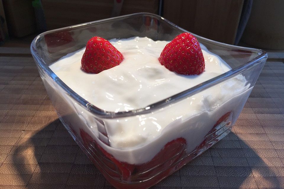 Mascarpone - Dessert mit Erdbeeren