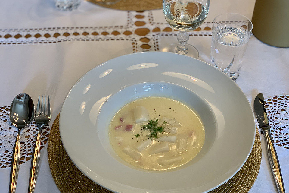 Spargelcremesuppe