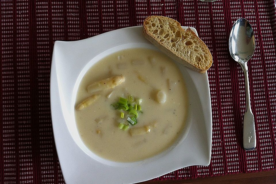 Spargelcremesuppe