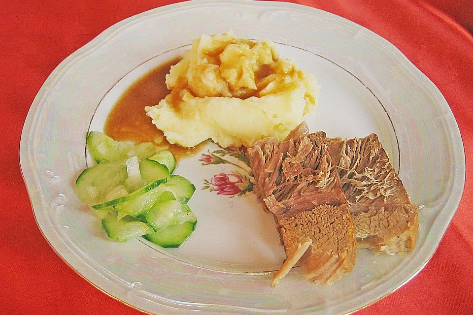 Geschmorter Schweinebraten mit Klößen