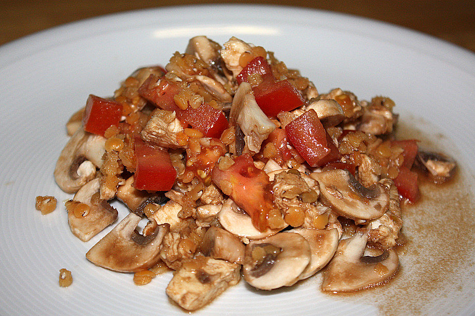 Roter Linsensalat mit Champignons