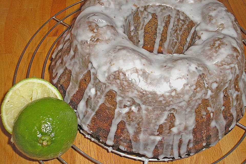 Mohngugelhupf mit Limettenglasur