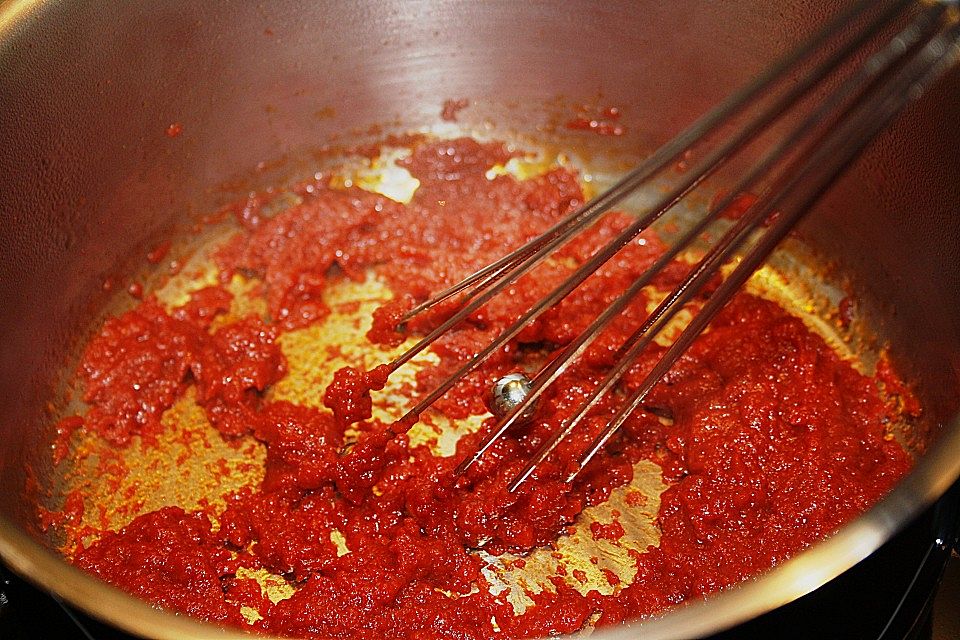 Currywurst mit Pommes