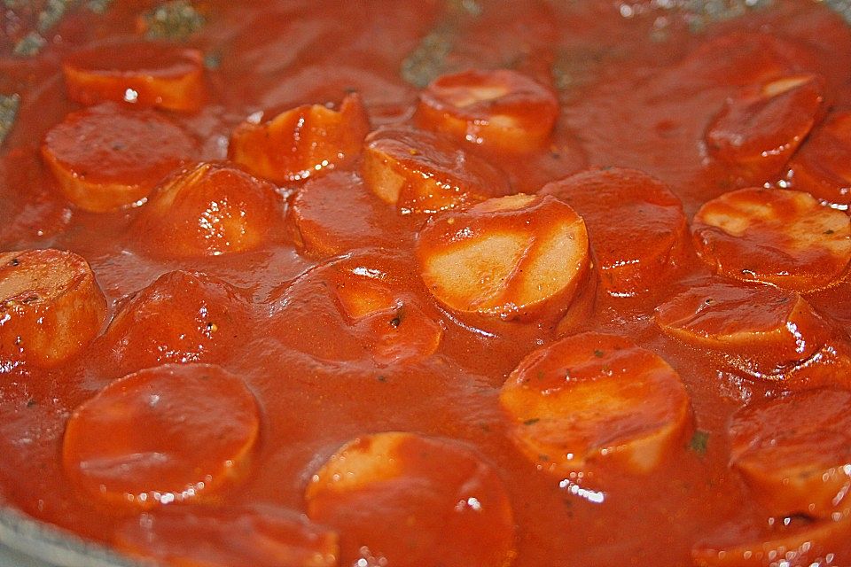 Currywurst mit Pommes