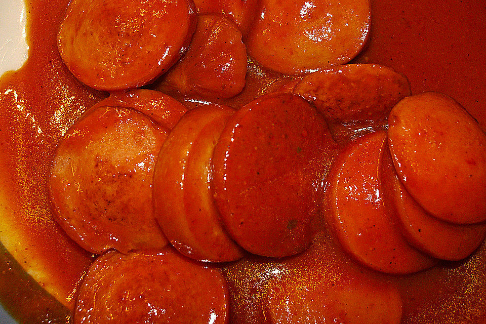 Currywurst mit Pommes