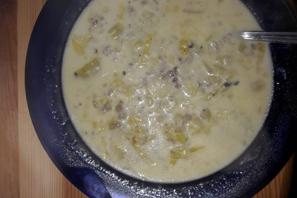 Lauchsuppe mit Hackfleisch