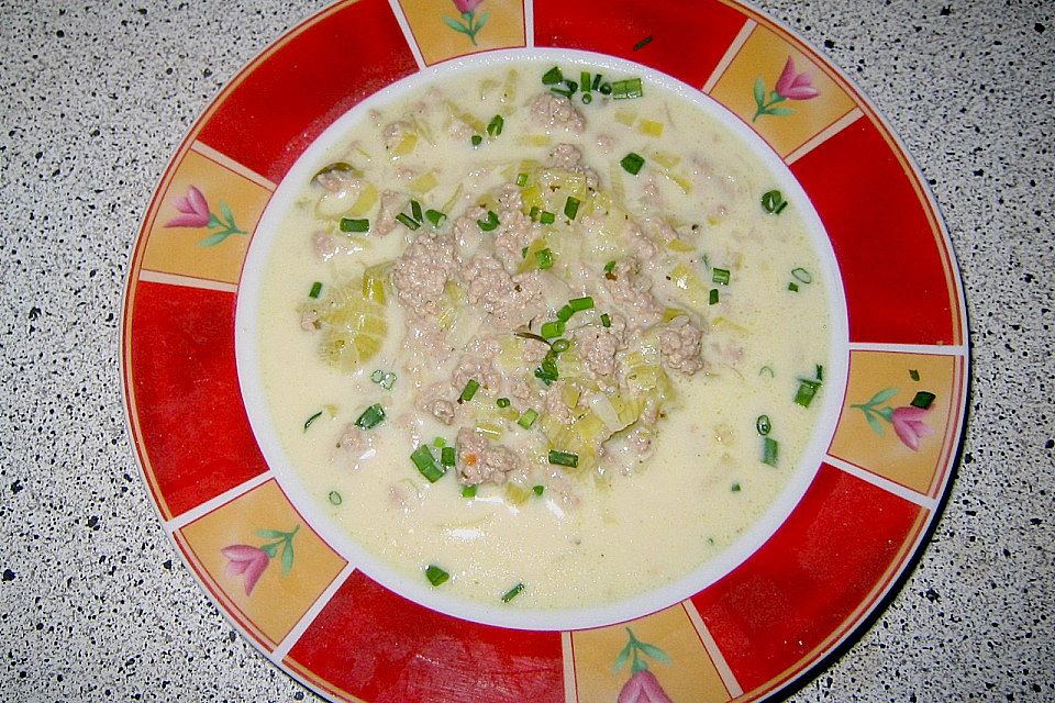 Lauchsuppe mit Hackfleisch