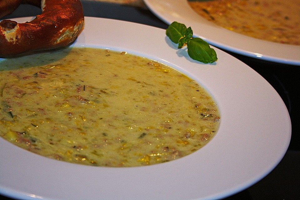 Lauchsuppe mit Hackfleisch