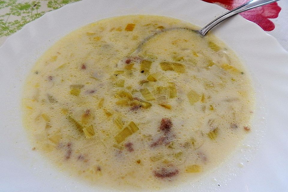 Lauchsuppe mit Hackfleisch