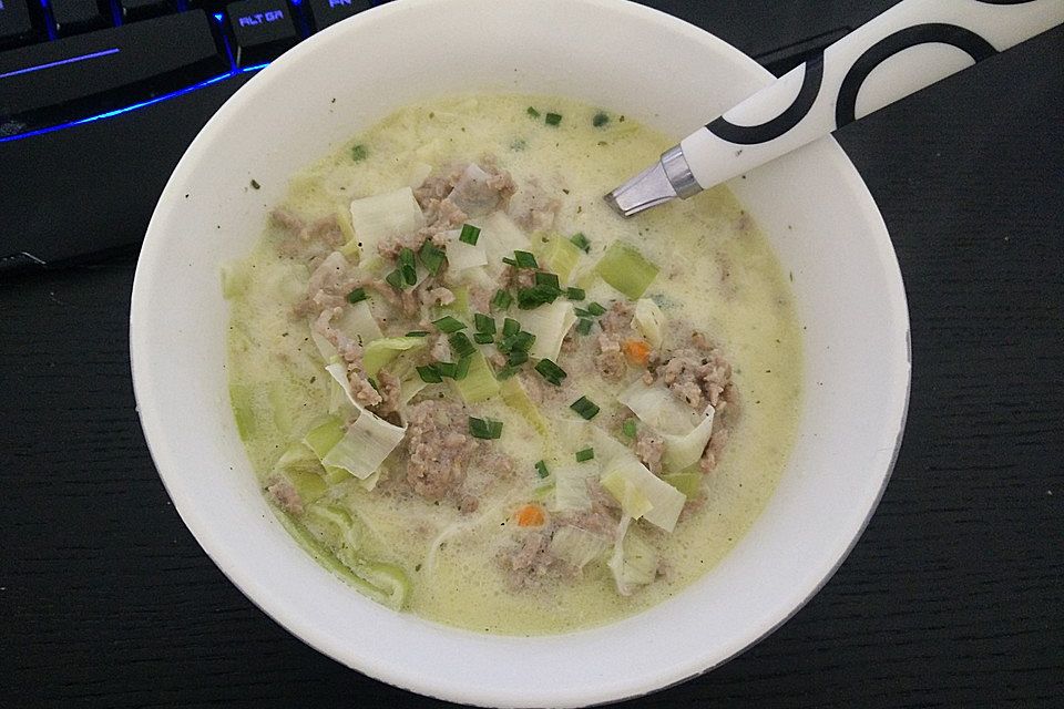 Lauchsuppe mit Hackfleisch