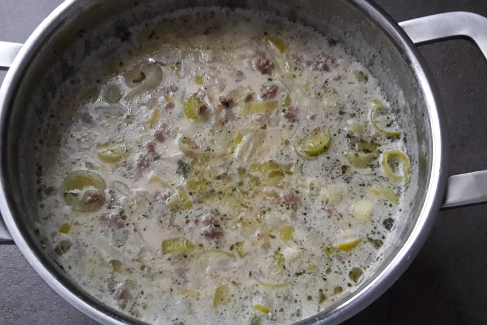 Lauchsuppe mit Hackfleisch