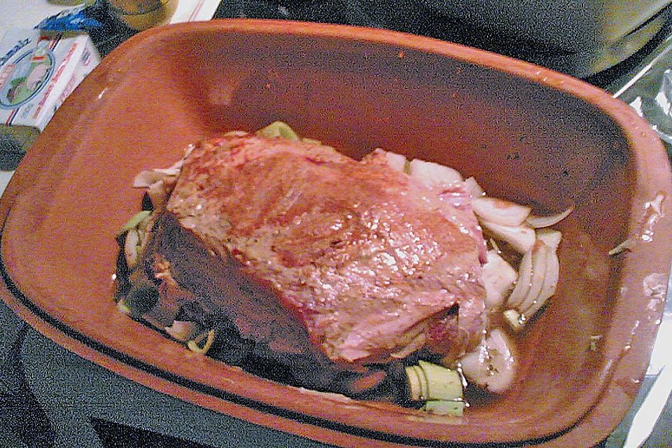 Schweinebraten aus dem Römertopf