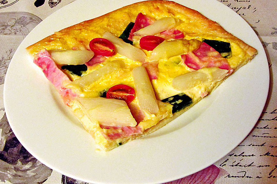 Frühlingsfrische Spargel - Pizza