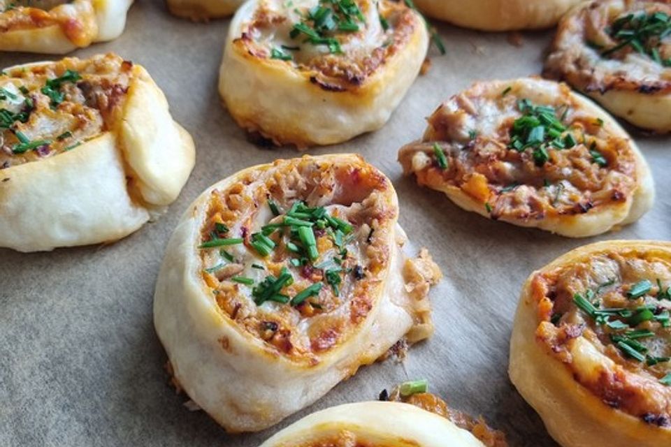 Mini - Pizzaschnecken aus Blätterteig