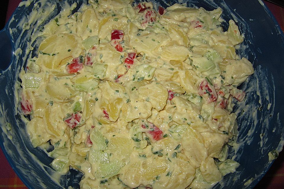 Kartoffelsalat mit Gemüse